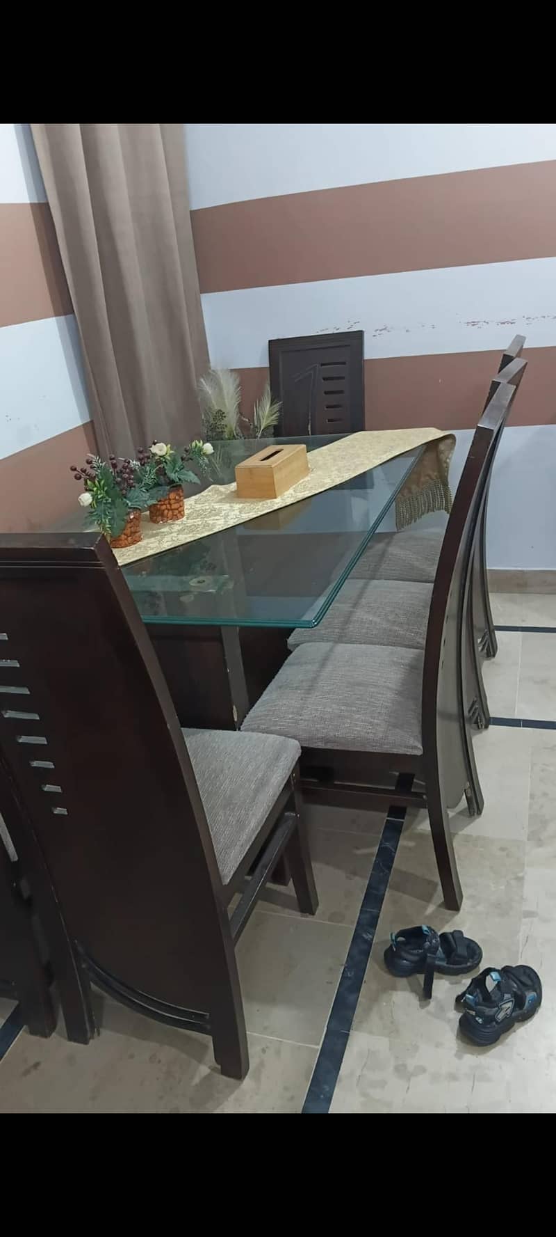 beautiful dining table 0