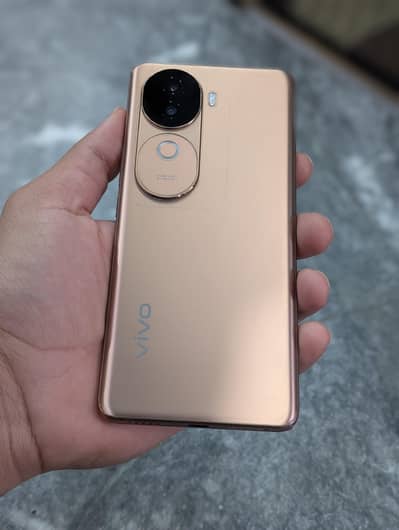 Vivo V40e bronze Brown