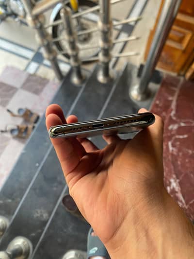 Apple iPhone 11 Pro Max greenish colour