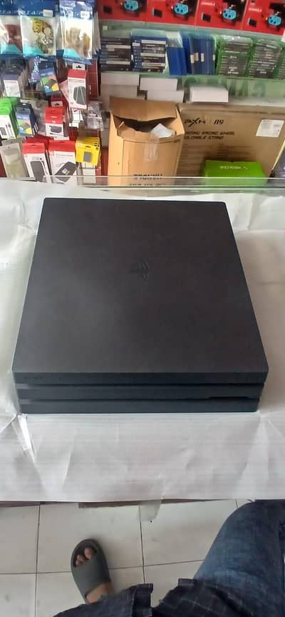 Ps4 pro 1tb jailbreak with box almost new