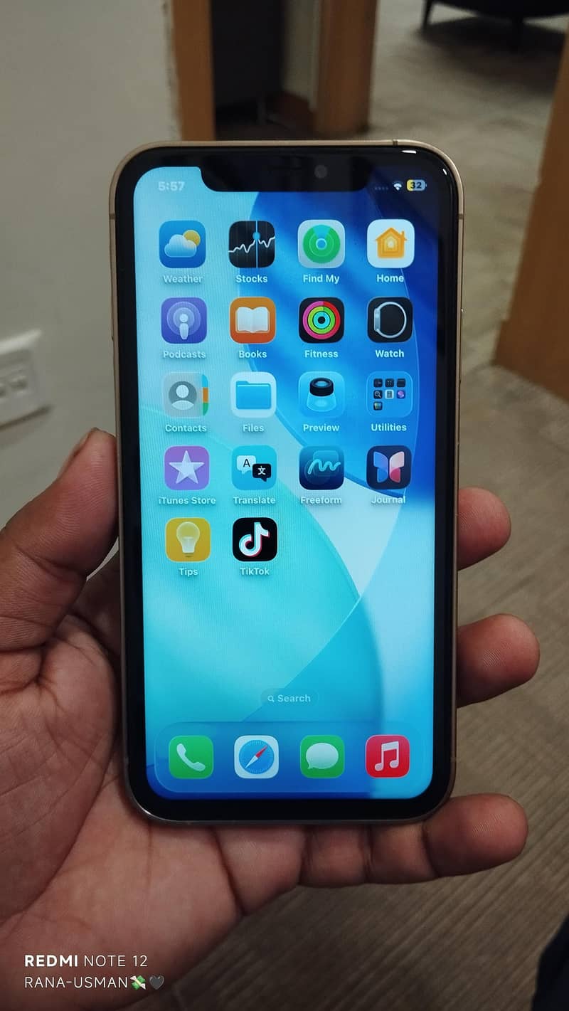 Apple iPhone 11 10
