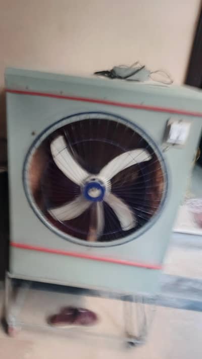 ONLY 1 WEEK USED AIR COOLER FOR SLAE IN NEW CONDITION