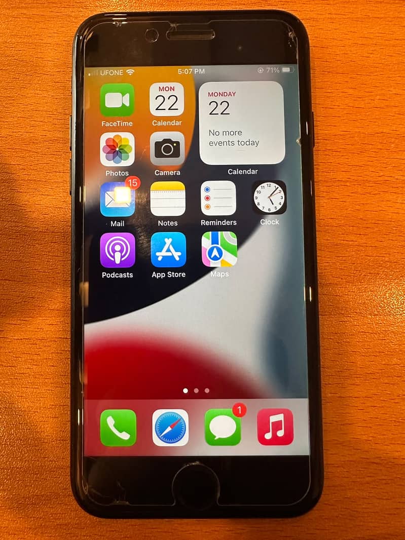 Apple iPhone 7 0