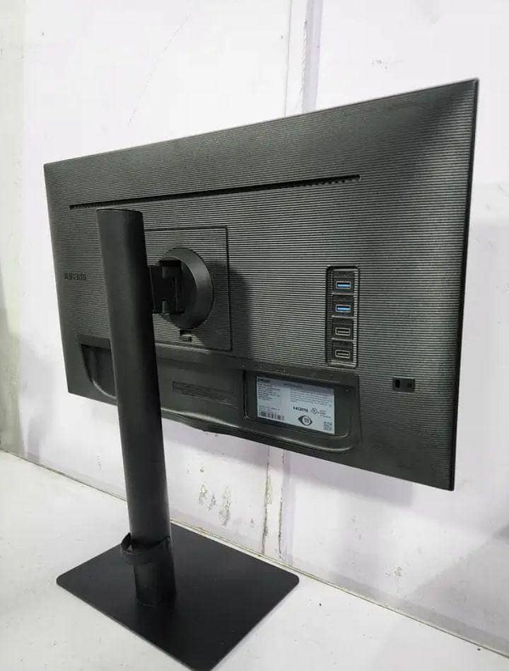 monitor 3