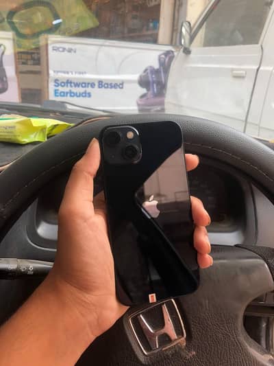 Apple iPhone 13