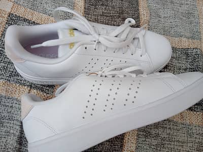 Brand: Adidas original size:UK 7 1/2 , US 9