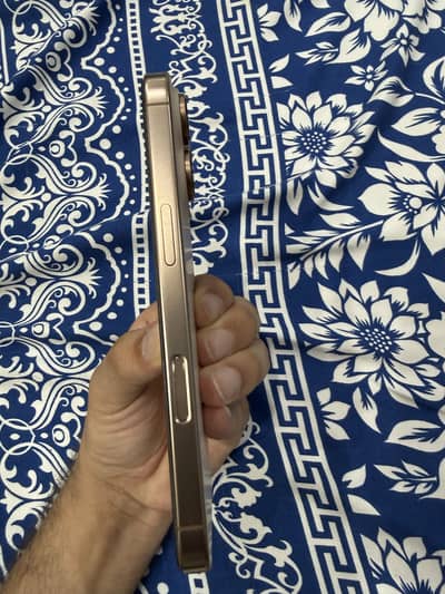iPhone 16 Pro jv