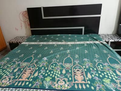 wooden bed set