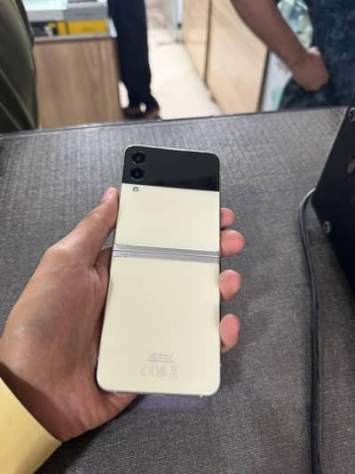 Samsung Mobile Z Flip 3