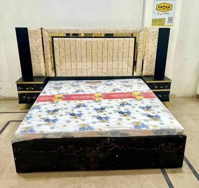lamination patex cushion bed and long side table