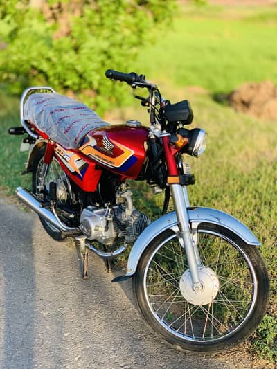 Honda CD 70 (2025)