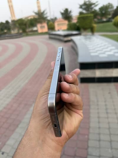 Apple iPhone 16 Pro Max