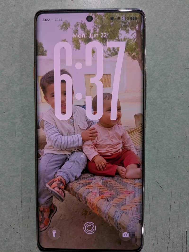 Tecno CAMON 40 Pro 0