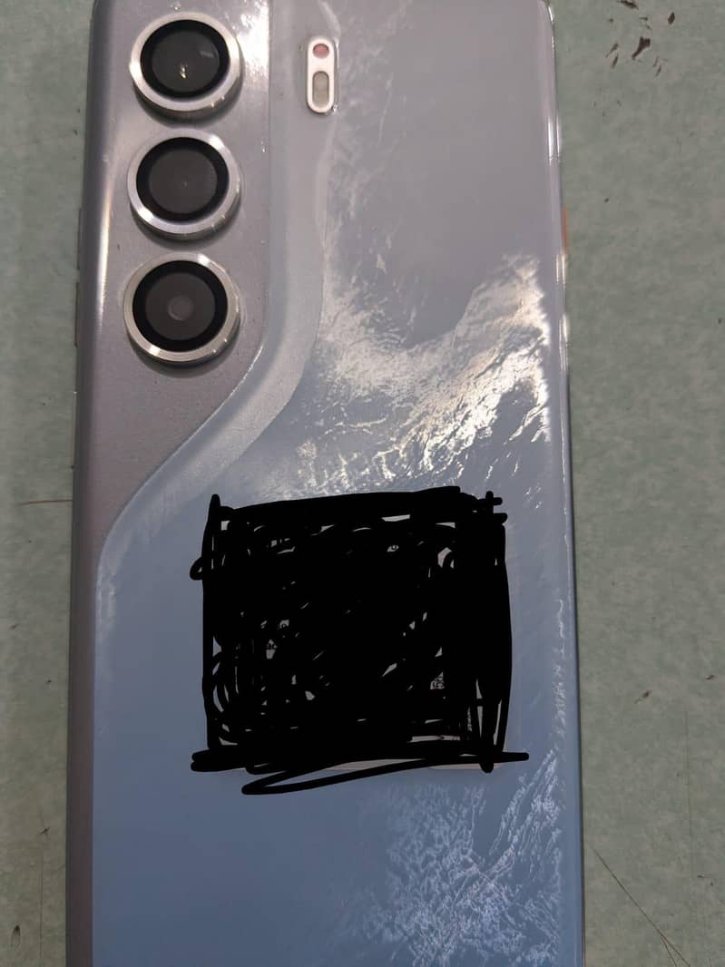 Tecno CAMON 40 Pro 1