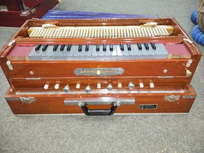 Indian scale changer harmonium