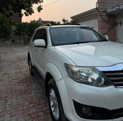 Toyota Fortuner 2013