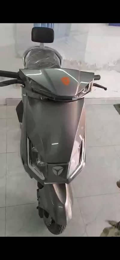 Brand new Yadea T5L