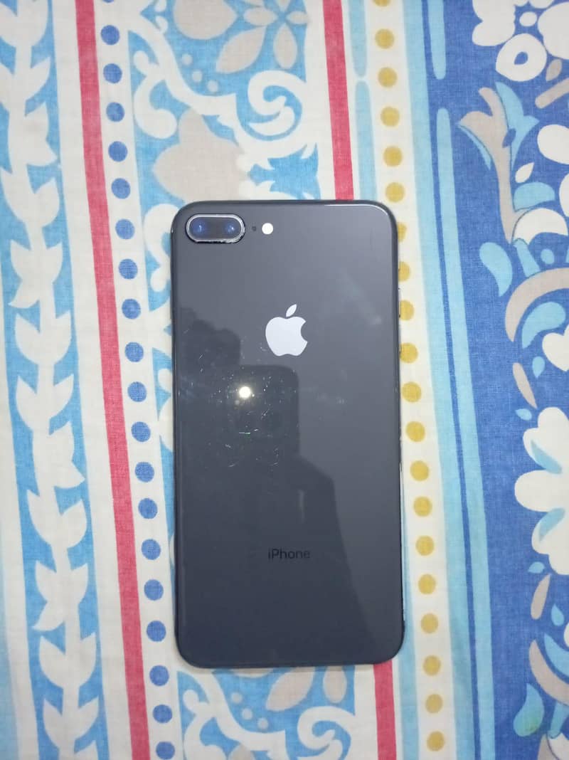 Apple iPhone 8 Plus 2