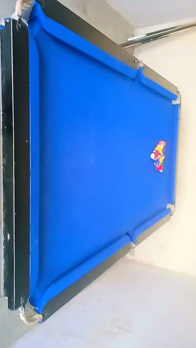 New snooker for sale with 2 sticks