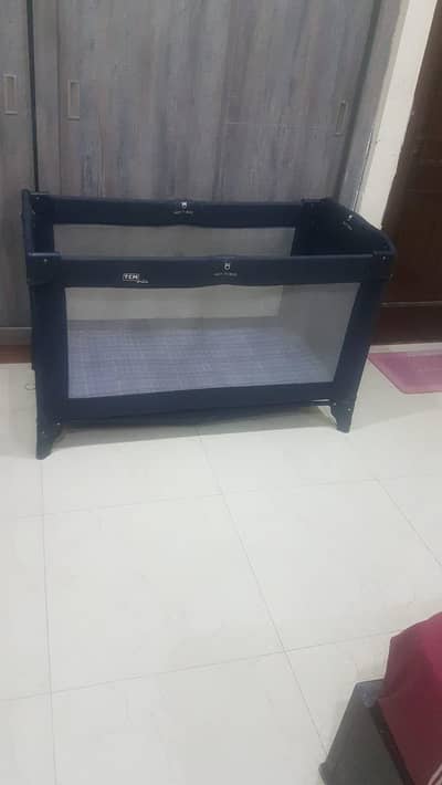 Play pen and cot