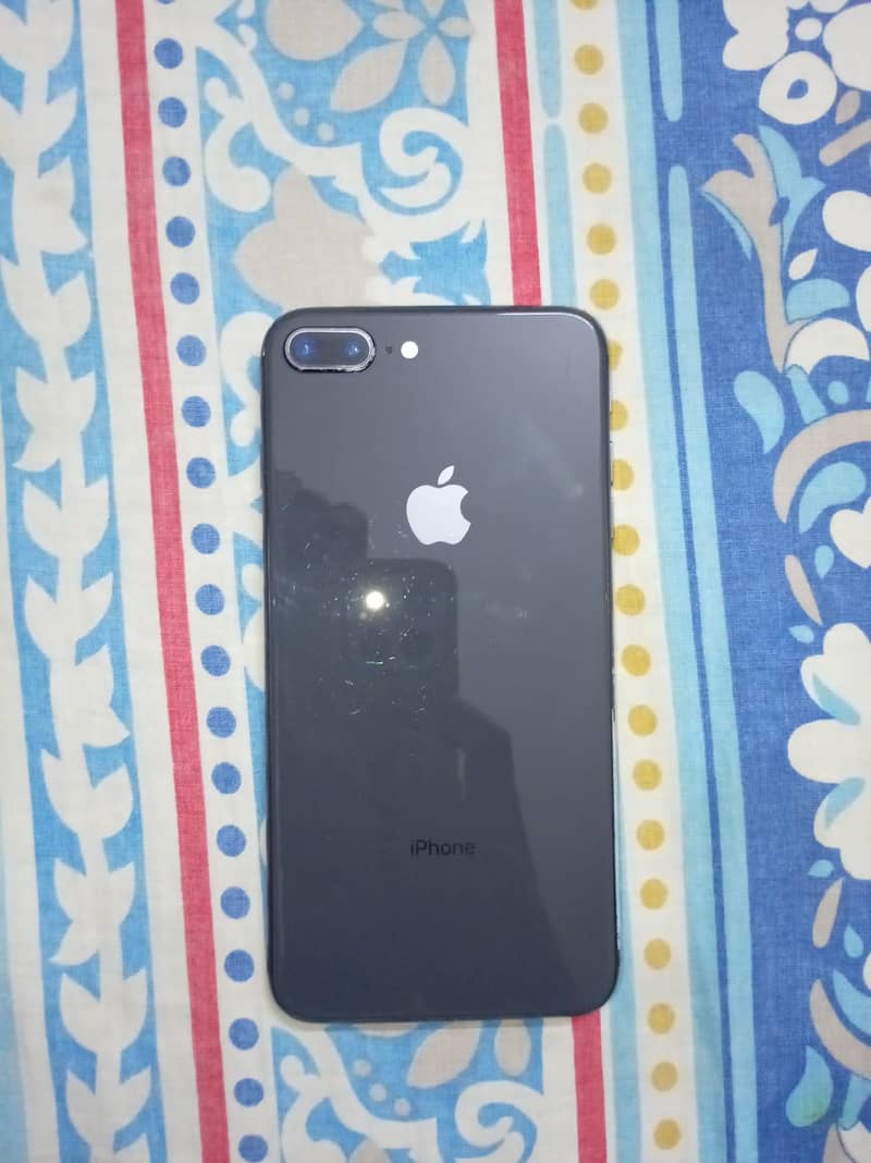 Apple iPhone 8 Plus 2