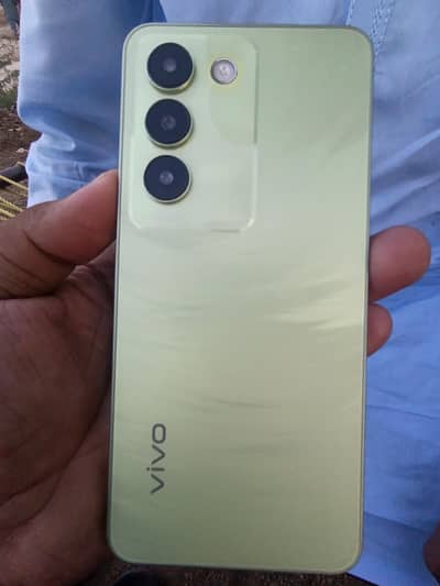 Vivo Y100