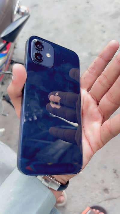 Apple iPhone 12