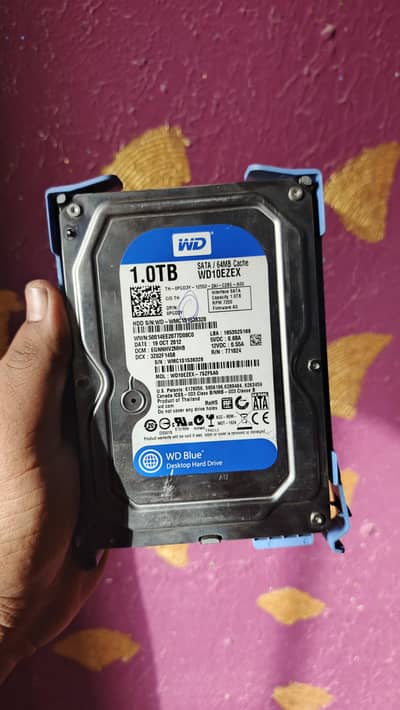 1TB Hard drive and 2 4-GB Ram