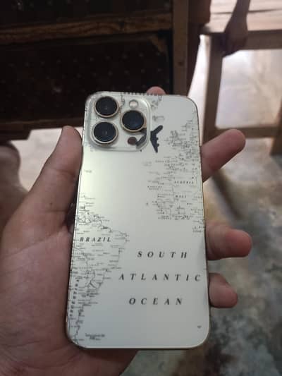 Apple iPhone 13 Pro water pack
