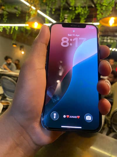 Apple iPhone 12