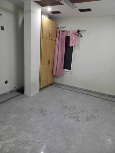 3bed falt available for rent Ghauri town pahse 4a