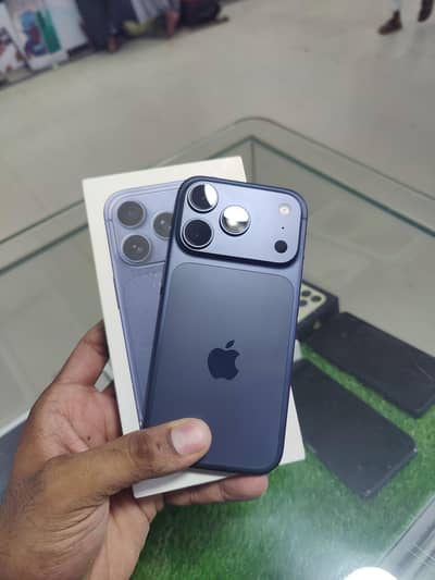 17PRO 256GB JV BLUE JUST OPEN BOX