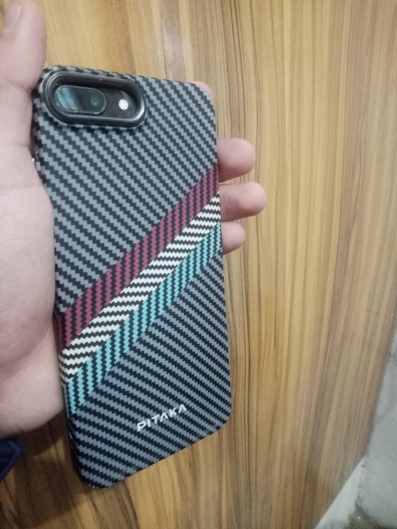 Apple iPhone 8 Plus 0
