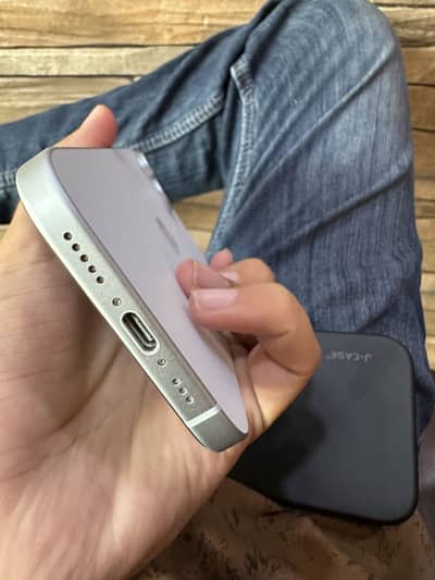 Apple iPhone 15