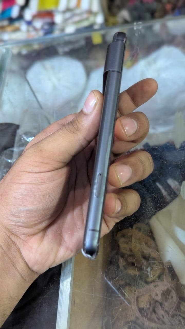 Google Pixel 8 3
