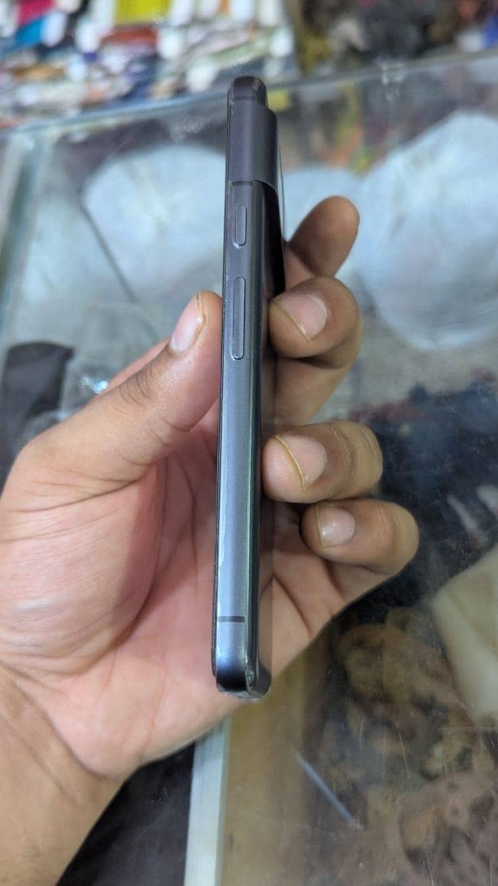 Google Pixel 8 4