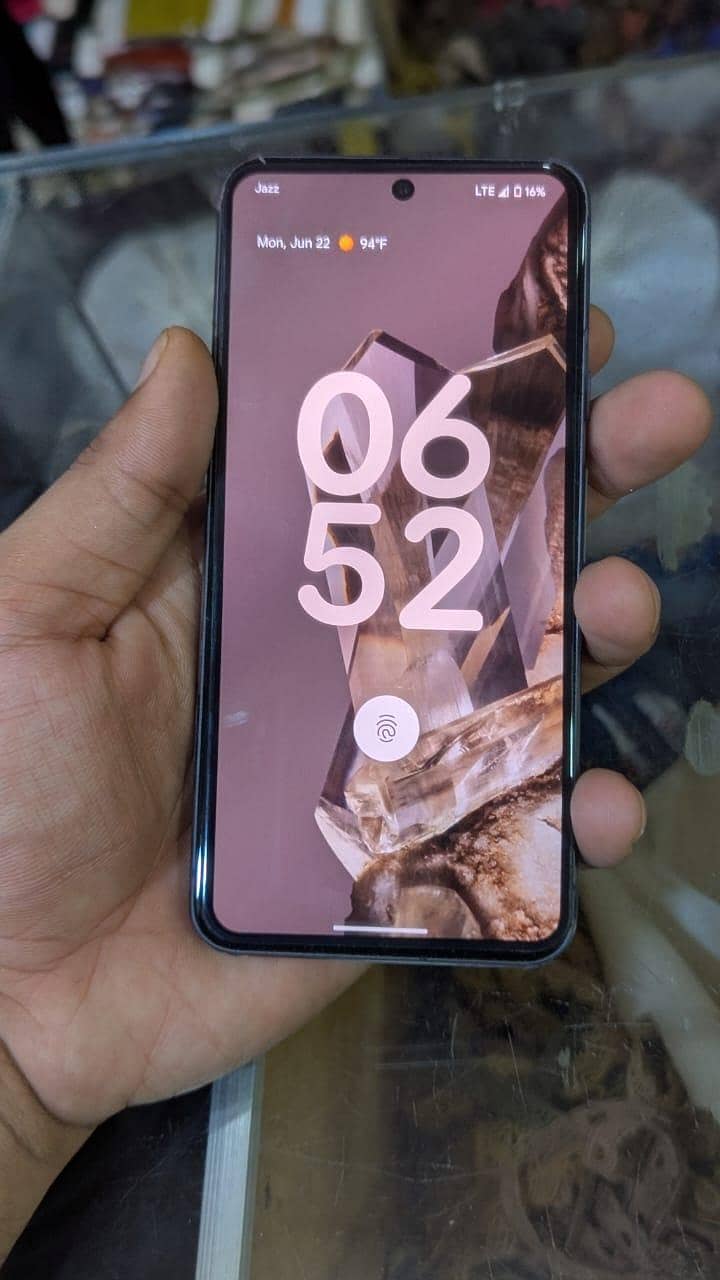 Google Pixel 8 6
