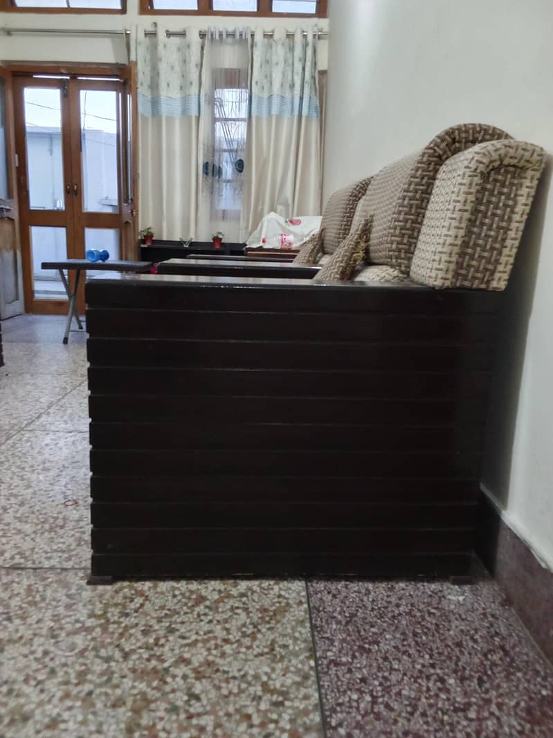 sofa set good condition 0