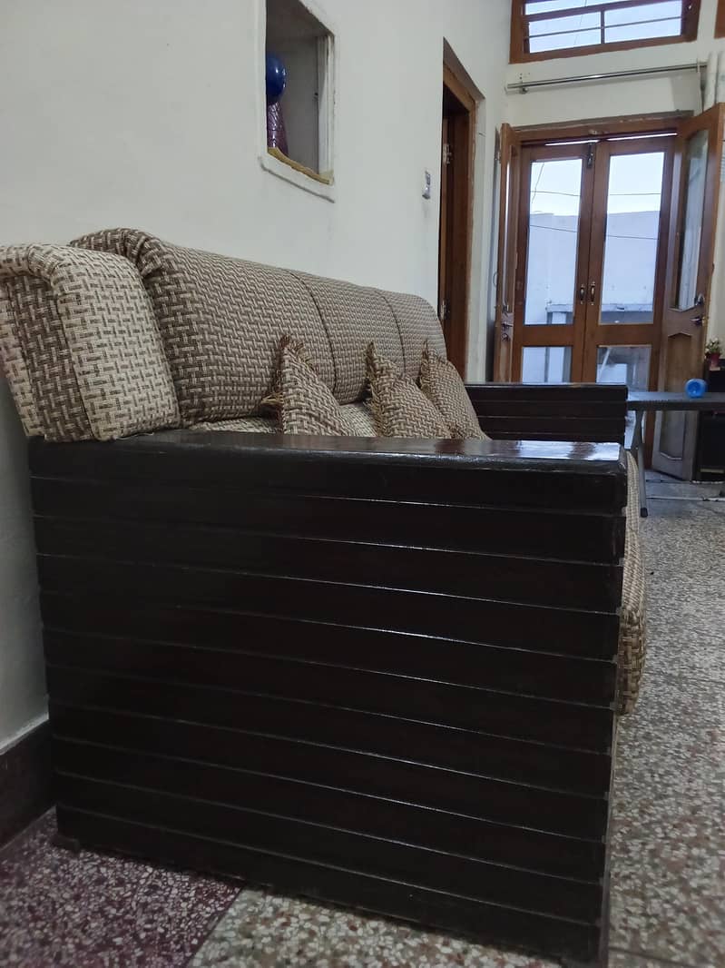 sofa set good condition 3