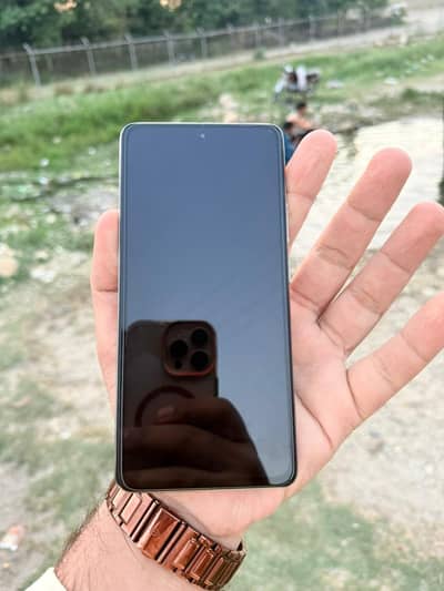 Xiaomi 11t 5G with box and charger 8+8 or 256 Gb