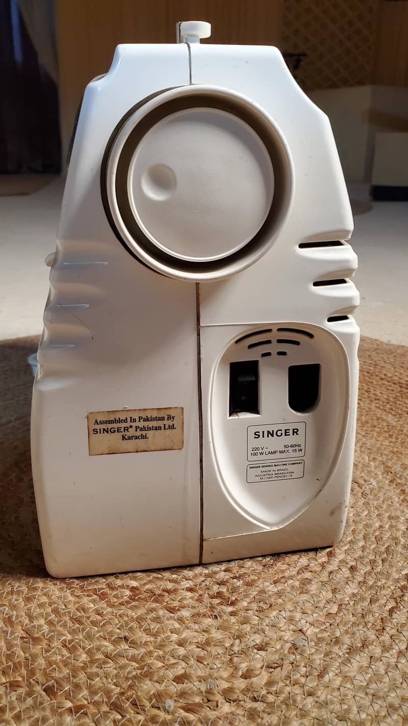 Singer 3
