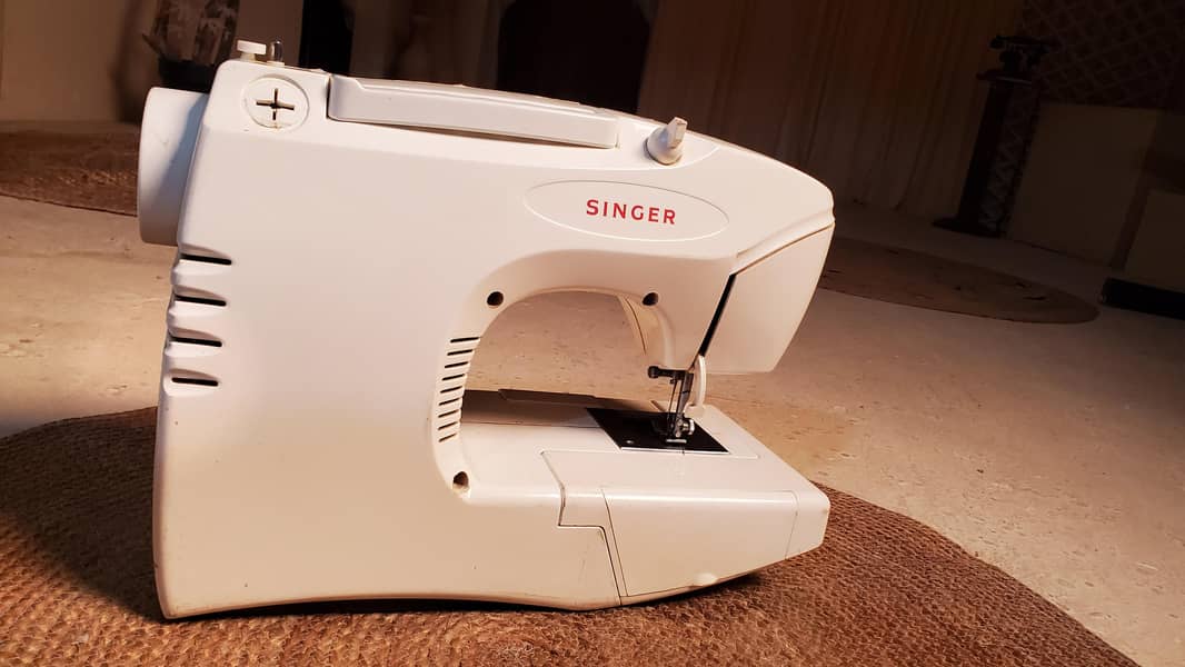 Singer 4