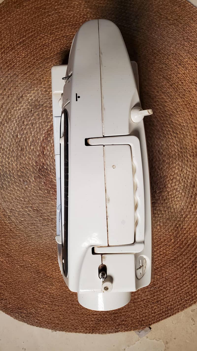 Singer 5