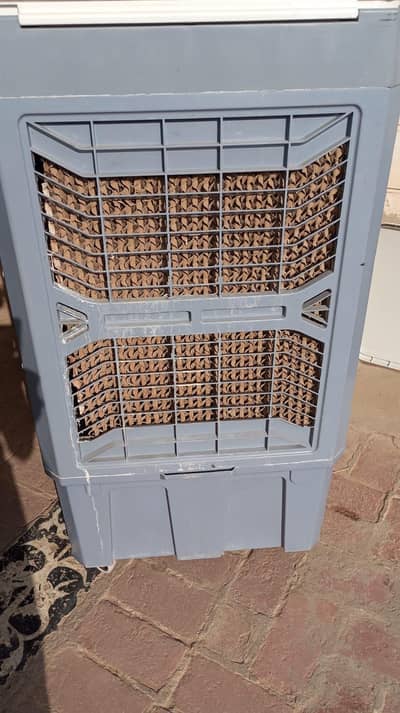 12 volt room air cooler with supply