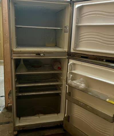 Dawlance 2 door Fridge