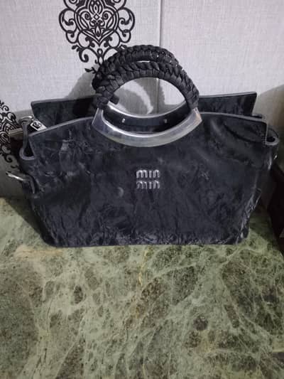 hand bag 1 month used