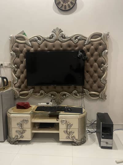 Moving out sale - tv unit and console table