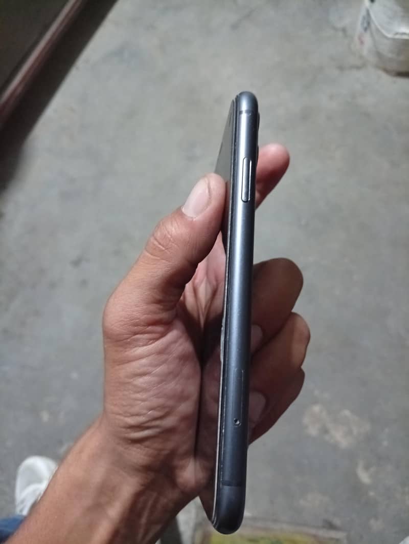 iPhone 11 2