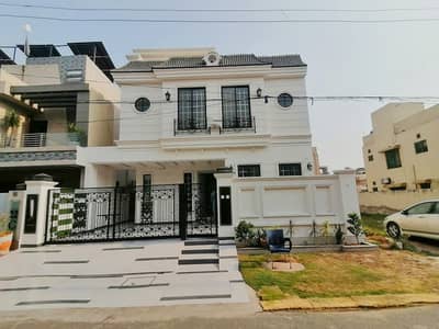 10 Marla House Is Available For Sale In Tariq Garden Lahore