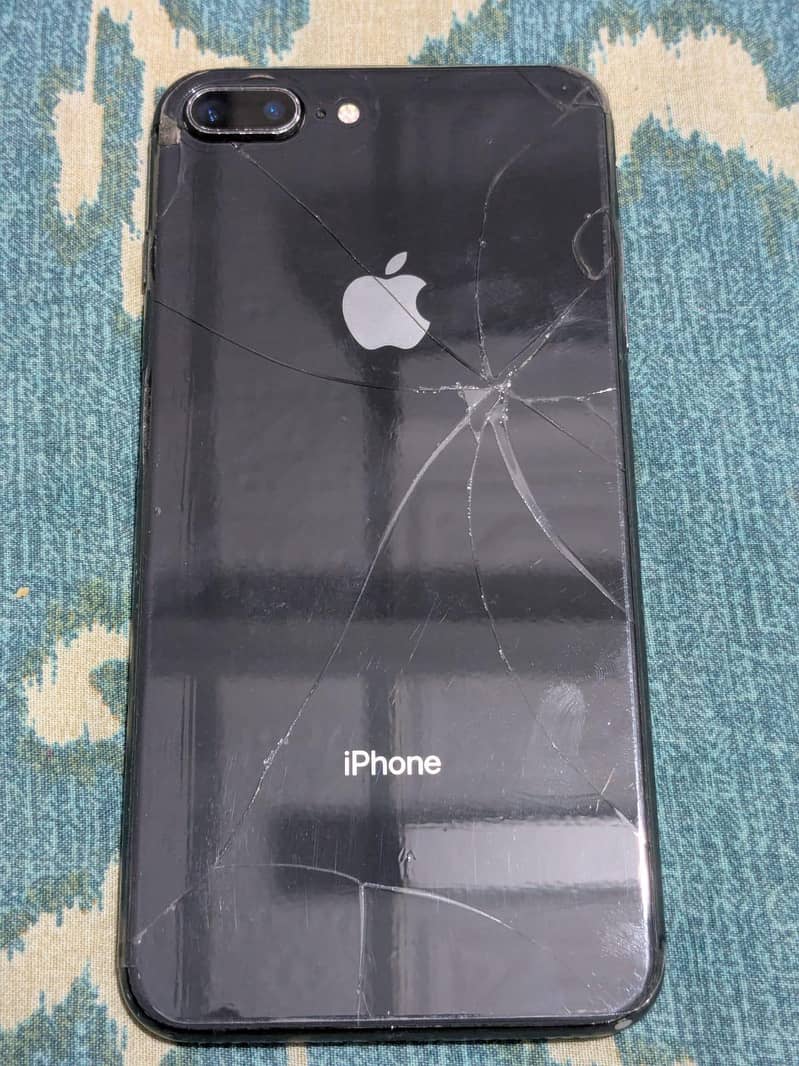 Apple iPhone 8 Plus 1